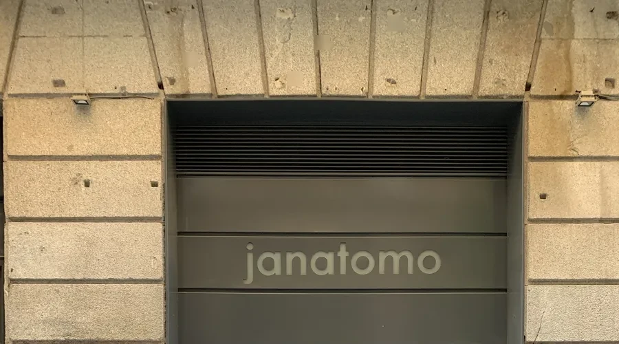 Janatomo sign